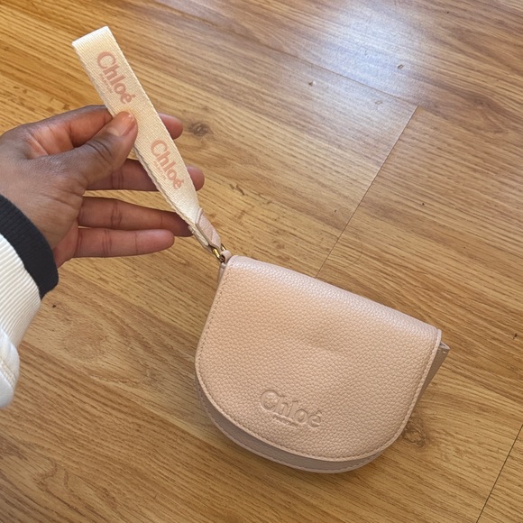 Chloe Beauty Wristlet ✨ - Picture 4 of 11